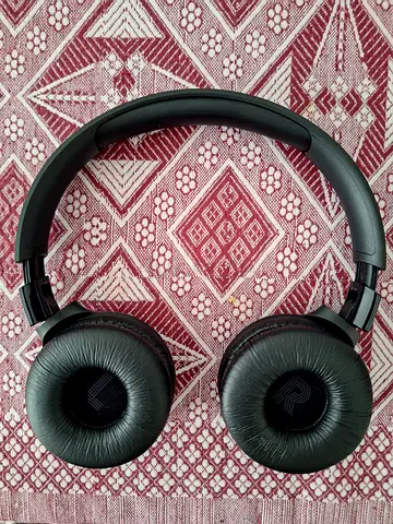 JBL Tune Wireless Headphones 520BT. Excellent Condition