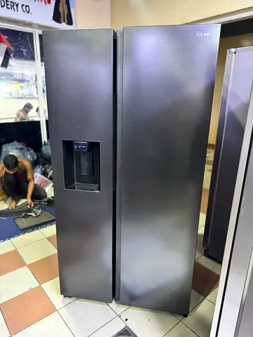 SAMSUNG latest model side by side refrigerators with water depanser and ice maker insde tank fill us
