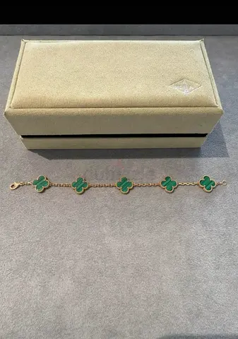 Van cleef  arpels Elegant Green Clover Bracelet