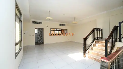 Extra Spacious 2BR-Duplex with Private Enterance 2 Parkings Huge Kitchen