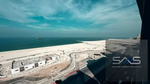 شقة 3 غرف وصالة للإيجار السنوي على الكورنيش، تصميم عملي وتشطيب راقٍ ومساحة واسعة للأسرة