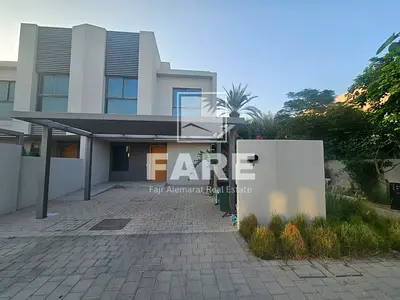 ثلاث غرف نوم | وحدة زاوية مميزة | مجتمع سكني مسوّر | تصميم واسع | أسلوب معيشة أوروبي