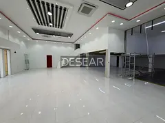 Spacious Unit | Road Facing | High Ceiling 5m