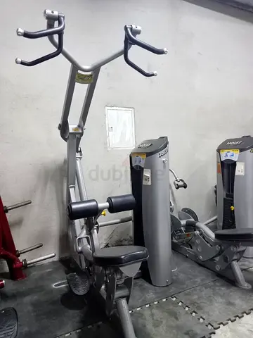 Hoist Lat Pulldown - AED 6500