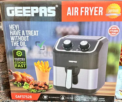 Geepas Air Fryer - GAF37528 with 5L Capacity