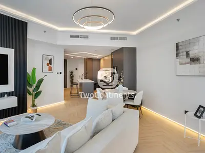 Upgraded I High Floor I Vacant I Sea View