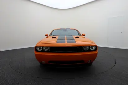 دودج تشالنجر R/T
مكينه ثمانية سلندر 5.7
خليجي