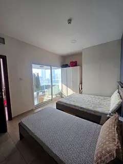 Master bedroom Sharing for a female near metro