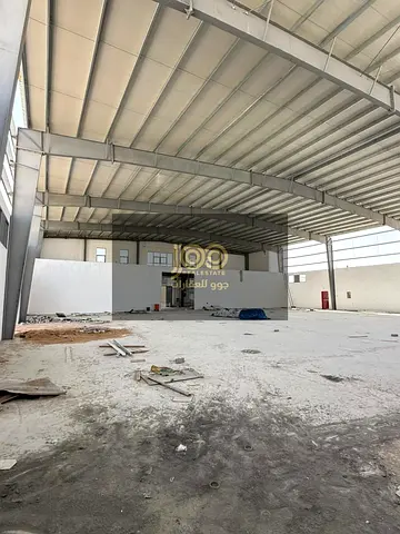 17000 sqft warehouse with 150 kW main road location