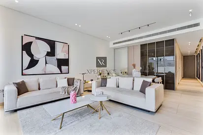 EXCLUSIVE | BIG LAYOUT | POOL INSIDE | ROOFTOP