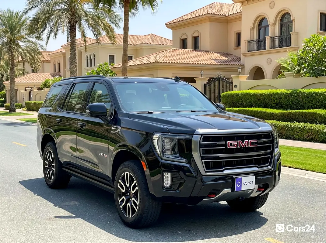 GMC Yukon 2023 — photo 1 of 13