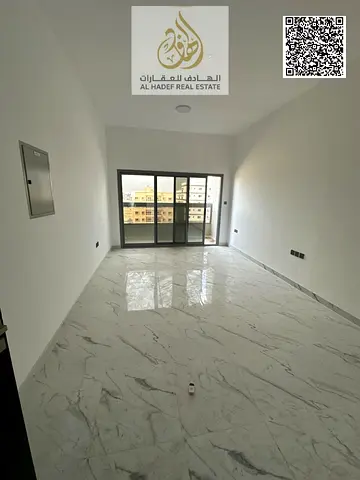 📌 للإيجار – شقة غرفة وصالة | أول ساكن | 2 حمام | الجرف 3 | عائلات فقط | قريب من شارع الشيخ محمد بن زايد