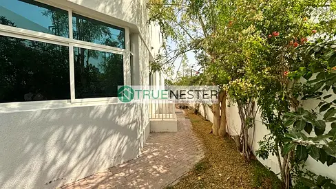 Spacious 4-Bedroom Villa in Umm Suqeim 3