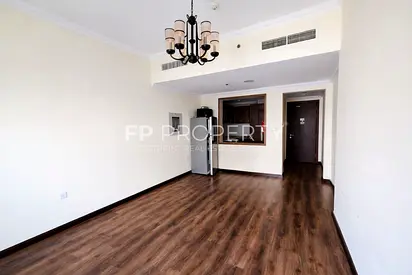 Chiller Free | Mid Floor | Rented unit