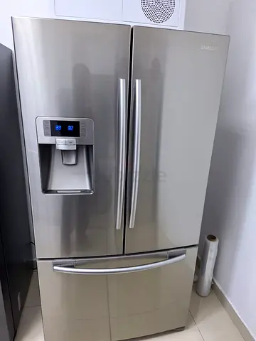 Samsung French Door Refrigerators with water depasner and ice maker by faj