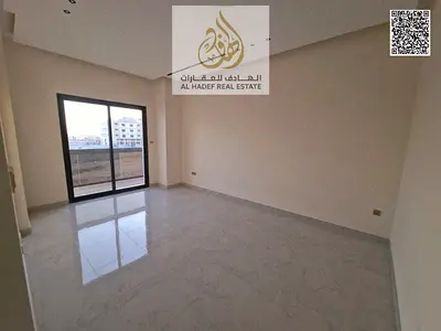 📌 للإيجار السنوي – شقة غرفتين وصالة | 3 حمام | بلكونة | أول ساكن | تشطيب سوبر ديلوكس | الجرف 3 – عجمان | عائلات فقط