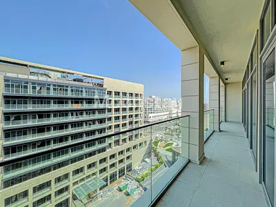 Cozy Unit | Mid Floor | Vacant Soon