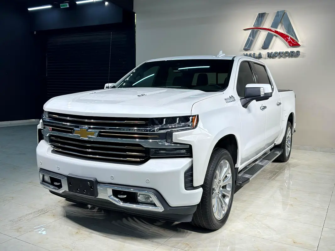 Chevrolet Silverado 2022 — photo 1 of 20