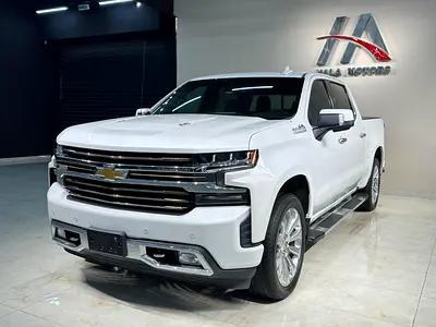 2022 - Chevrolet Silverado High Country - V8