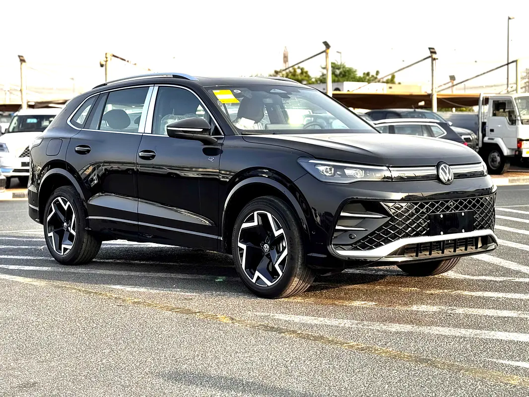 Volkswagen Tiguan 2025 — photo 1 of 15