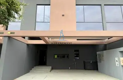 2BR+Maid | Prime Location | Ready | Single Row