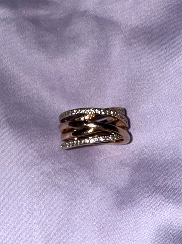 Pandora rose gold ring with sparkling stones