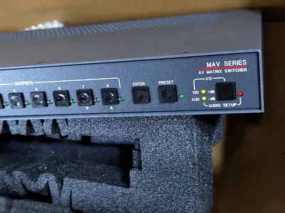 Extron MAV 88 AV 8×8 Composite Video and Stereo Audio Matrix Switcher
