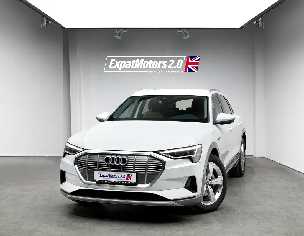 Audi e-tron 2023 — photo 1 of 20