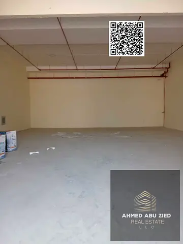 New warehouses for rent in Al Jurf, Ajman. Each warehouse is 3900 sq ft with a mezzanine, 50 kW electricity, and payment in 4 installments.