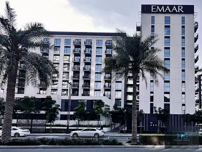 Park & Pool View | Prime Location | Vacant Soon