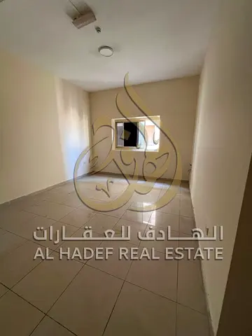 غرفتين وصالة للإيجار في النباعة الشارقة مع بلكونة ومساحات ممتازة | 2 حمام | 4 أو 6 دفعات | سعر مميز 33,000 درهم