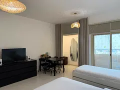 Cozy family room 3-6 mems | private balcony | sharing flat | dedicated toilet (not attached)