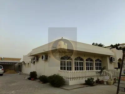 ✨ فرصة رائعة لامتلاك بيت واسع بمساحة كبيرة وموقع هادئ  📍 الموقع: سمنان