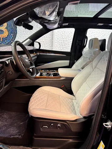 2025 Cadillac ESCALADE 缩略图 3