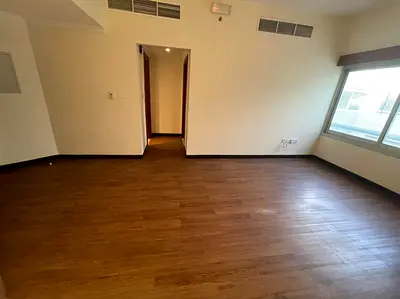 Extra large studio flat | Allocated parking