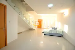 Fully Upgraded | Vacant Ready to Move in