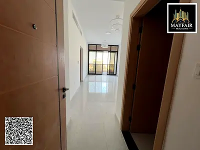شقة جديدة تمامًا بإطلالة مفتوحة، أول مستأجر. غرفة نوم رئيسية + غرفة معيشة واسعة مع حمام للضيوف، وخزائن ملابس مدمجة، وشرفة.