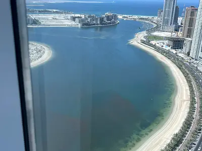 غرفة وصالة اطلالة بحرية في القصباء | 2 حمام | تكييف مجانا | جيم | مسبح | باركينج | موقع مميز