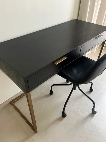High quality desk with chair