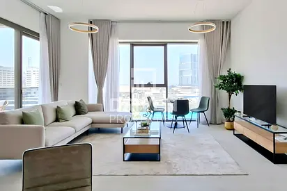 Luxury Apt | Water and Skyline View | Dynamic Area