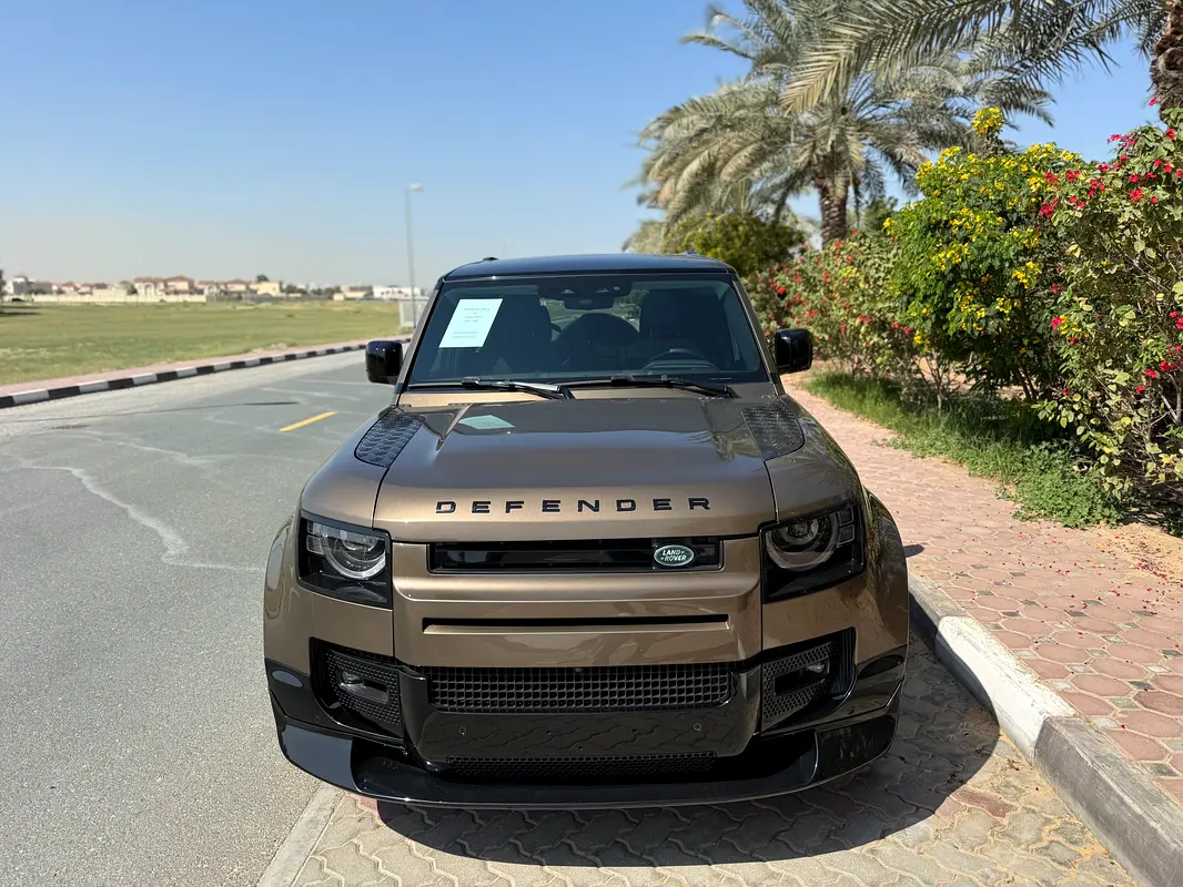 Land Rover Defender 2025 — photo 1 of 20