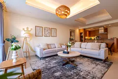 Elegant Retreat | Palm Haven Stay | 20% OFF