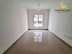 Ready to move huge studio with gym pool available/come first take first