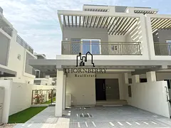 Mid-Corner Unit | Closed kitchen | Close to Park