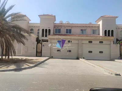 Private Entrece 4BR Villa With Pool.