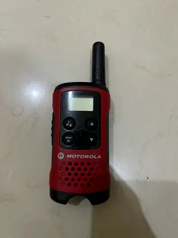 Motorola T40 walkie talkie 1 piece