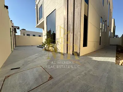 فيلا بسعر شامل الكهرباء والمياه والمكيفات ع الشارع الرئيسي جاهزة للسكن في أرقي مناطق عجمان تملك حر لجميع الجنسيات بدون دفعة مقدمة