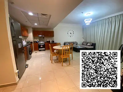 شقة بغرفة نوم واحدة مطلة على المسبح مع شرفة وموقف سيارات في كورنيش عجمان ريزيدنس