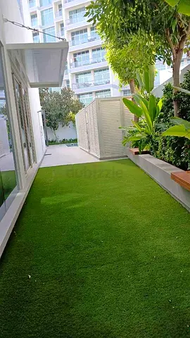 Lush Artificial Grass for Outdoor Spaces