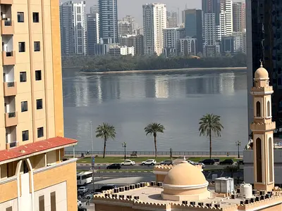 فرصة رائعة للسكن في شقة  في الخان غرفتين وصاله 1حمام اطاله بلكونيه  قريبة من جميع العاملات منزليات والمدارس - المولات الصيدليات المطاعم البقالات